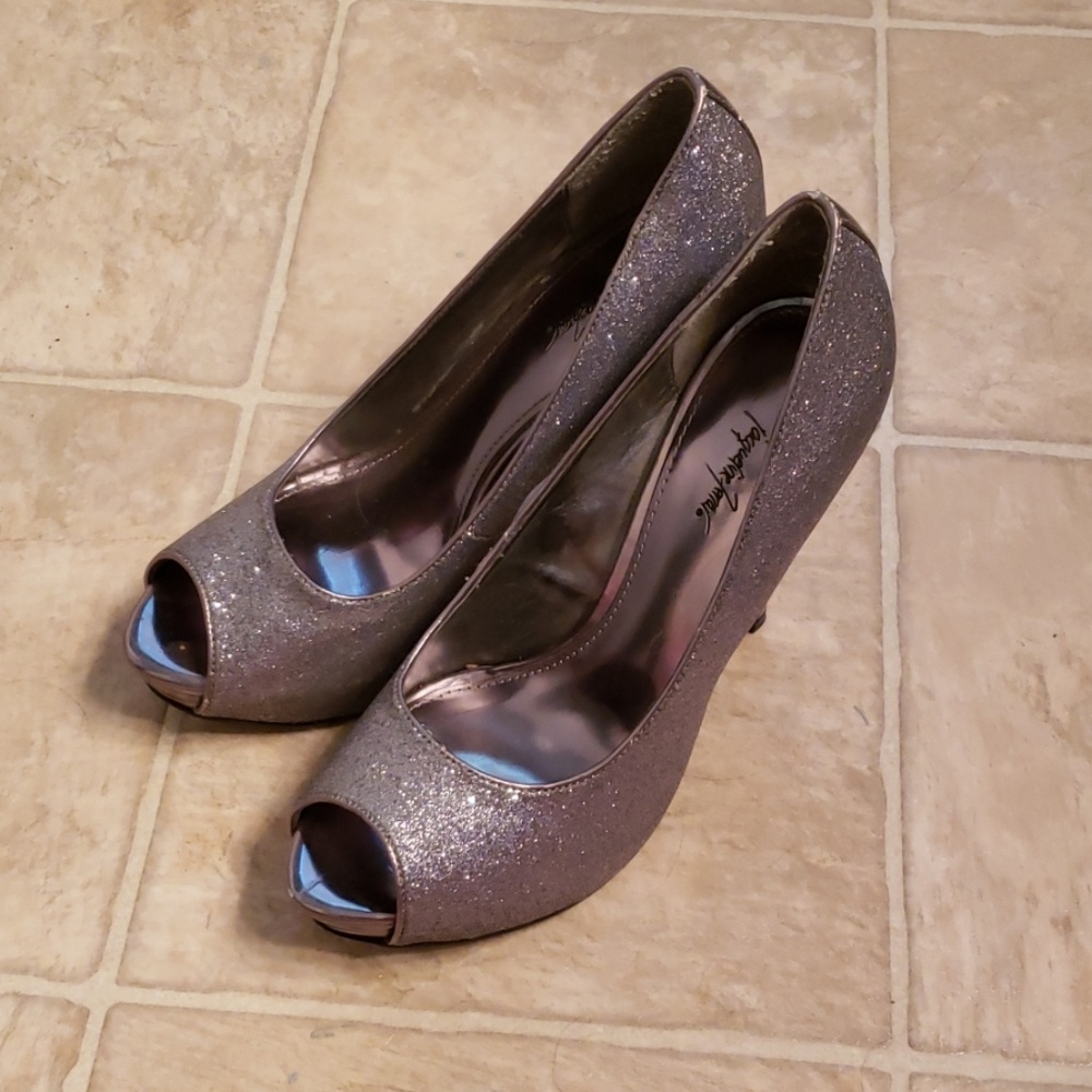 Jacqueline Ferrar Sparkley Heels